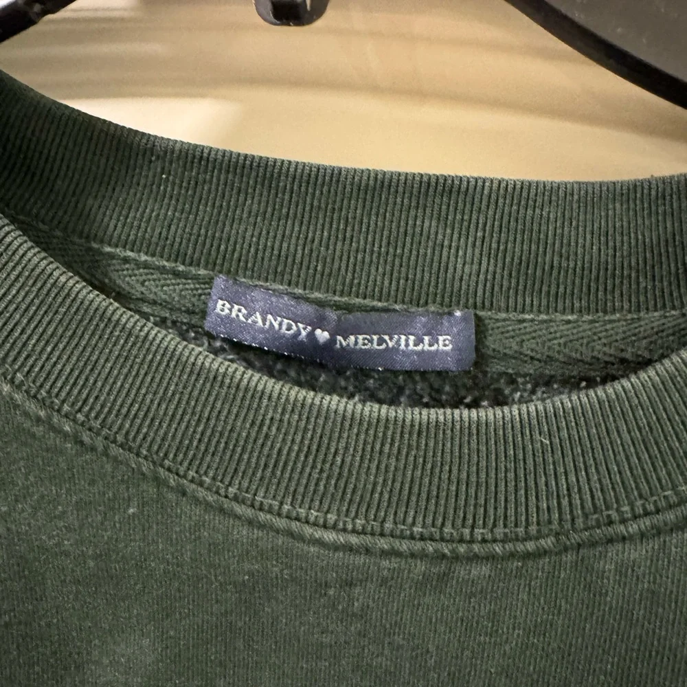 Brandy Melville Green Hawaii Crewneck Sweatershirt - Picture 3 of 5